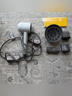 Dyson Supersonic Hair Dryer – White/Silver – All Attachments Included